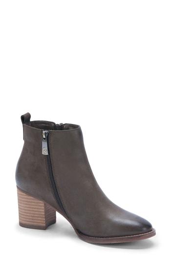 Women's Blondo Nova Waterproof Bootie .5 M - Brown