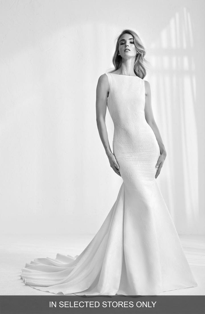 Women's Atelier Pronovias Raim Jacquard Mermaid Gown, Size - Ivory