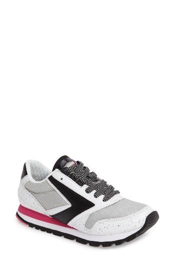 Women's Brooks 'chariot' Sneaker B - Metallic