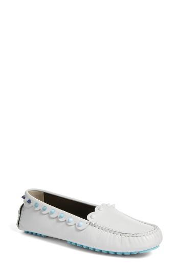 Women's Fendi Scallop Stud Driving Moccasin .5us / 36eu - White