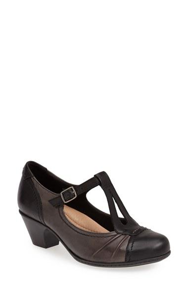 Women's Earth 'wanderlust' T-strap Pump W - Black