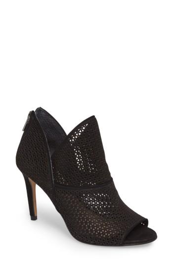 Women's Vince Camuto Vatena Bootie M - Black