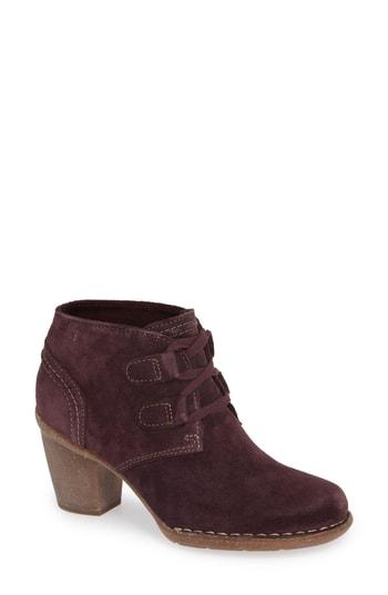 Women's Clarks Carleta Lyon Chukka Boot M - Burgundy