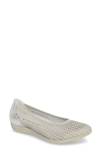Women's Mephisto Evelyne Perforated Flat M - White