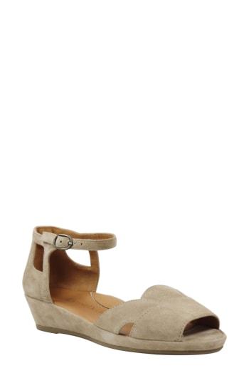Women's L'amour Des Pieds Betterton Sandal M - Beige