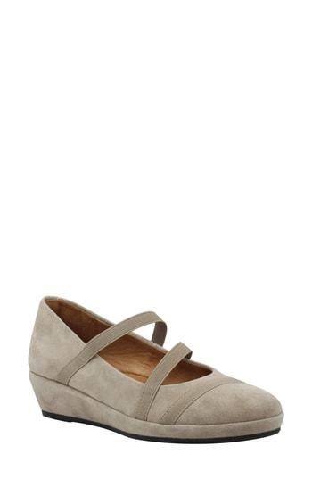 Women's L'amour Des Pieds Berency Wedge .5 M - Beige
