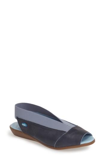 Women's Cloud 'caliber' Peep Toe Leather Flat .5us / 38eu - Blue