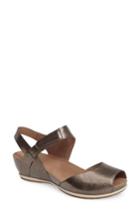 Women's Dansko Vera Sandal .5-6us / 36eu M - Metallic