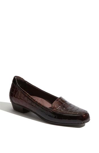 Clarks 'timeless' Flat Dark Brown Patent