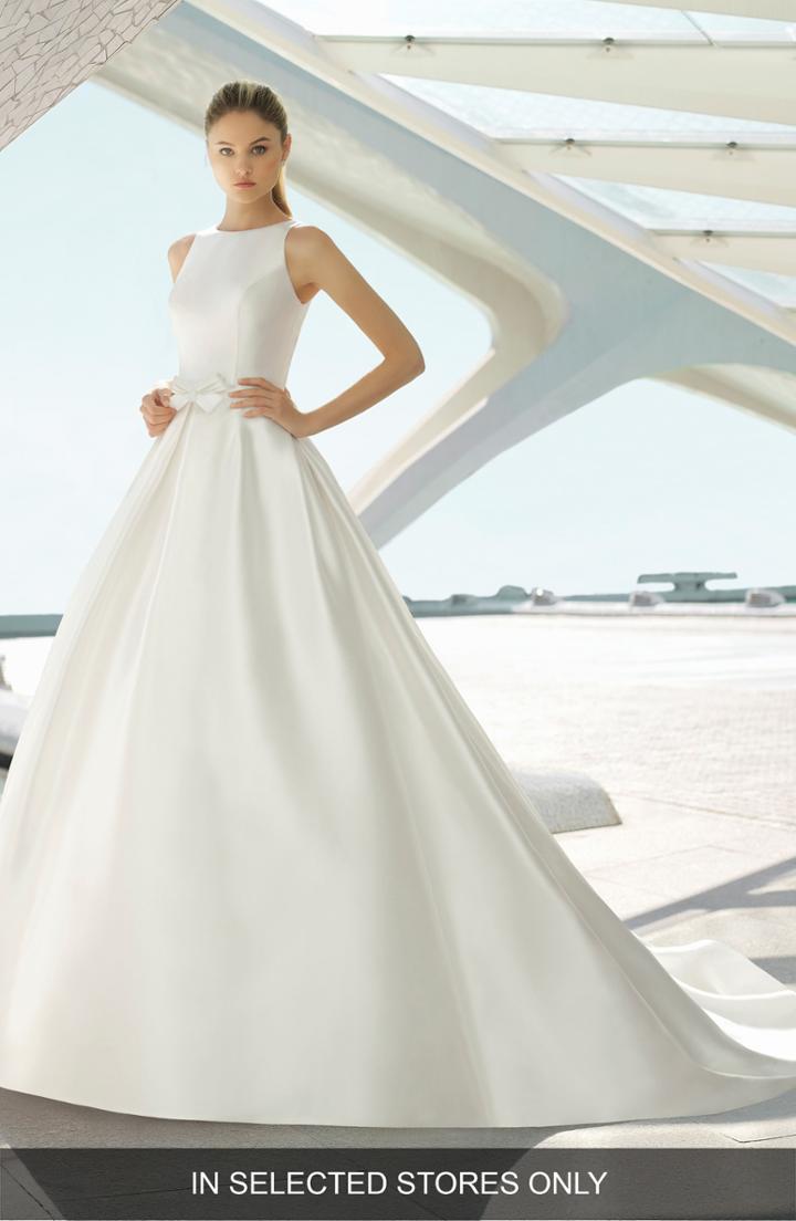 Women's Rosa Clara Dracma Bow Front Ballgown, Size - Ivory