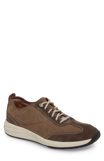 Men's Clarks Un Coast Low Top Sneaker M - Beige
