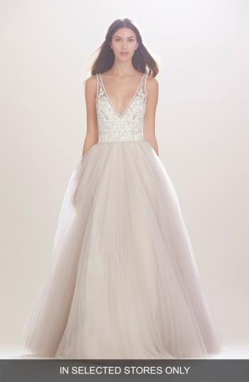 Women's Carolina Herrera 'mercedes' V-neck Lace & Tulle Gown, Size In Store Only - Beige