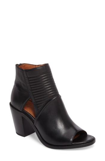 Women's Frye Bailey Quilted Peep Toe Bootie .5 M - Black