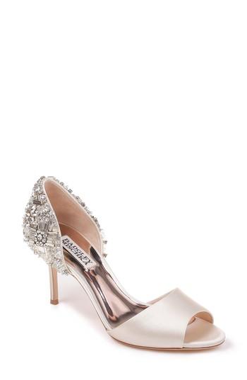 Women's Badgley Mischka Sandie Peep Toe Pump M - White