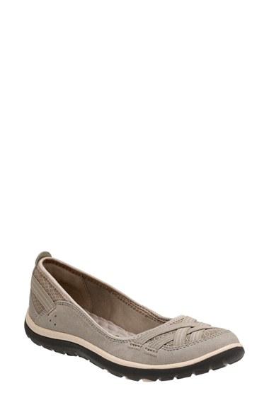 Women's Clarks Aria Flat M - Green