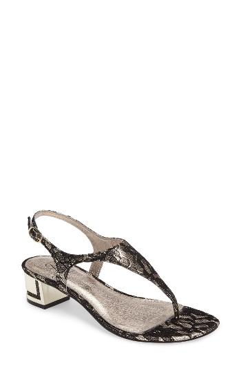 Women's Adrianna Papell Cassidy Sandal .5 M - Black