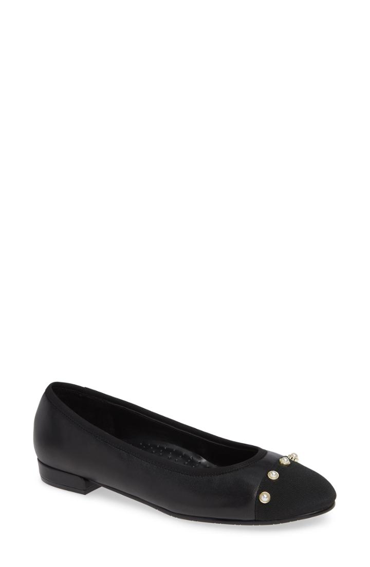 Women's Vaneli Umber Embellished Cap Toe Flat .5 M - Black