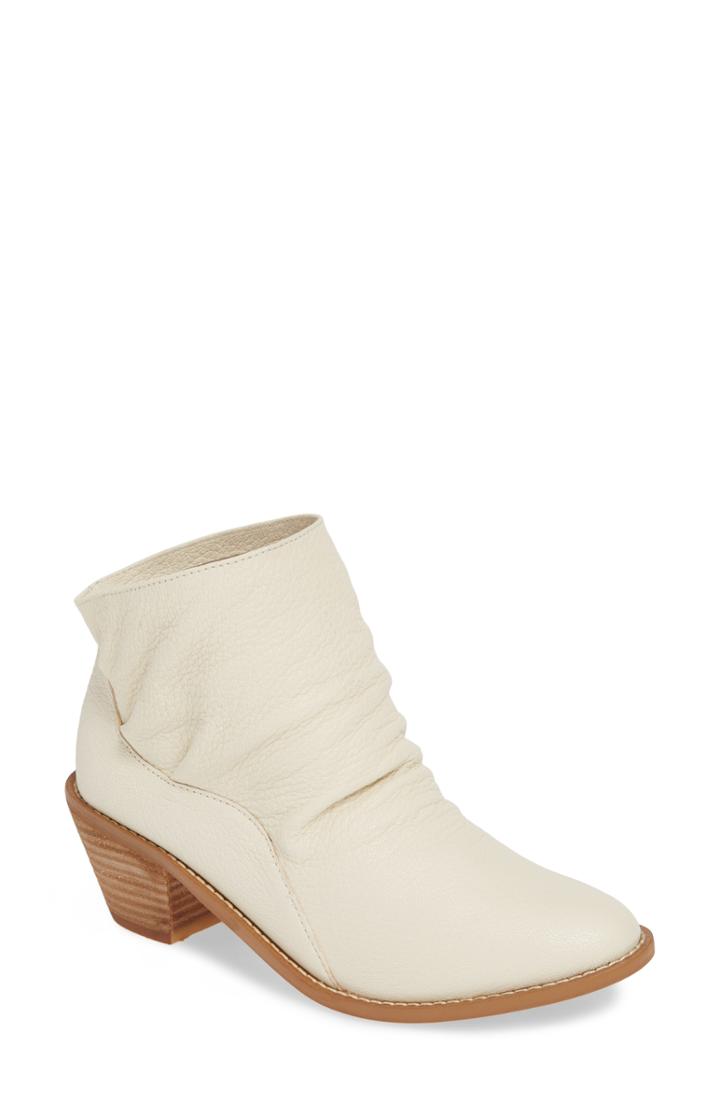 Women's Kelsi Dagger Brooklyn Korben Bootie .5 M - White