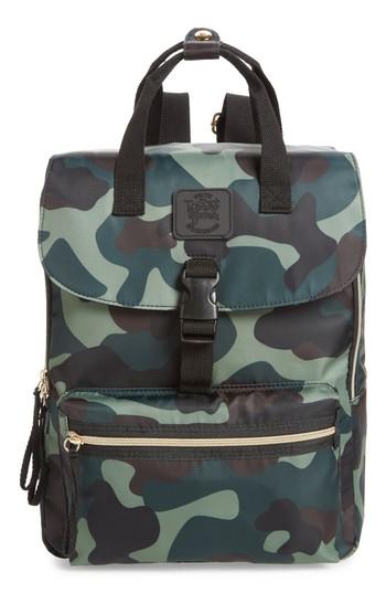 T-shirt & Jeans Camouflage Nylon Backpack - Green