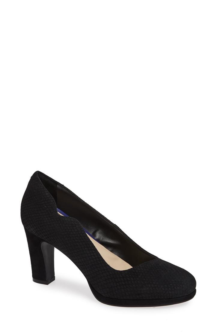 Women's T Tahari Pamela Pump M - Black