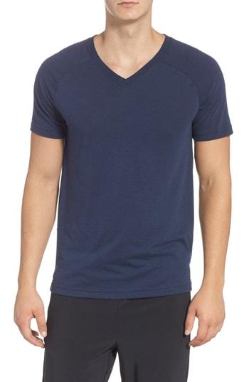 Men's Alo Triumph Raglan V-neck T-shirt