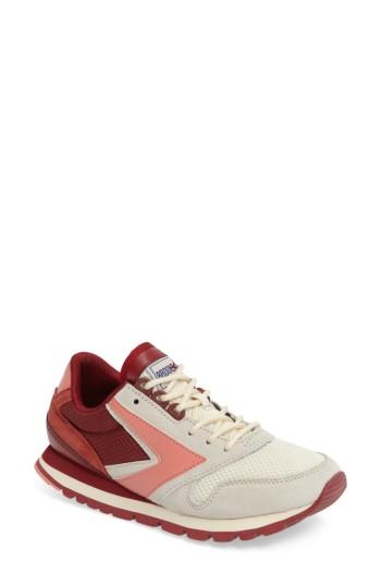 Women's Brooks 'chariot' Sneaker .5 B - Beige