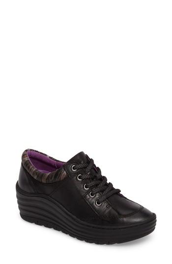 Women's Bionica Gervais Wedge Sneaker .5 M - Black