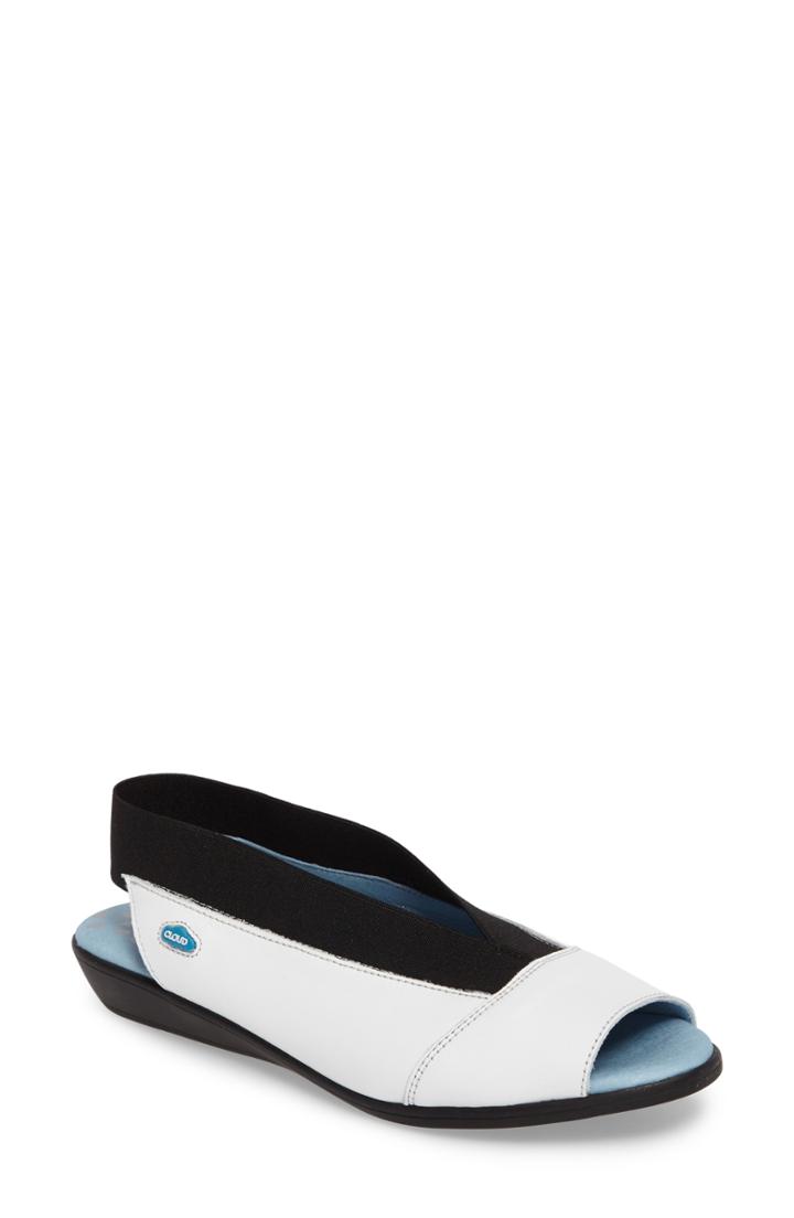 Women's Cloud 'caliber' Peep Toe Leather Flat .5-11us / 42eu - White