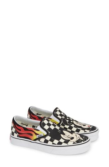Women's Vans X Disney Ua Classic Slip-on Sneaker M - Black