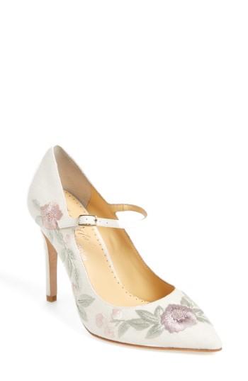 Women's Bella Belle Adelaide Embroidered Pump M - White