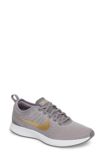 Women's Nike Dualtone Racer Se Sneaker .5 M - Grey