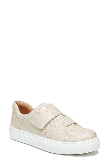Women's Naturalizer Charlie Slip-on Sneaker .5 M - Beige
