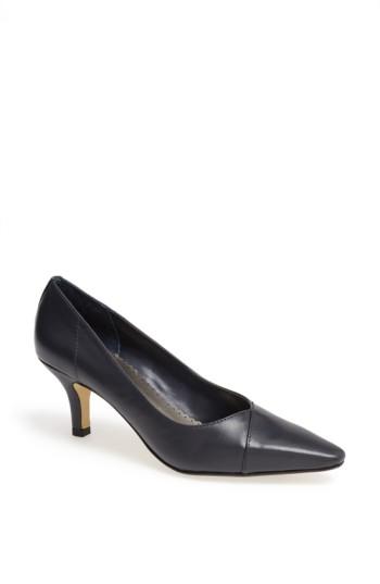 Women's Bella Vita 'wow' Kitten Heel Pump W - Blue