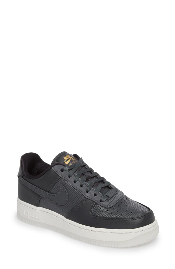 Women's Nike Air Force 1 '07 Lx Sneaker