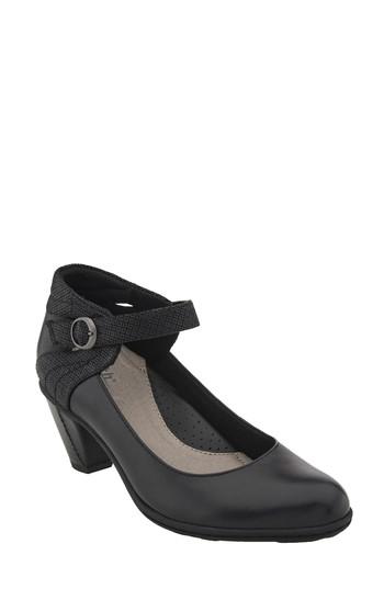 Women's Earth Garnet Ankle Strap Pump .5 M - Black