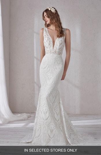 Women's Pronovias Magnolia Lace Mermaid Gown