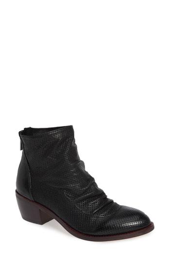 Women's Isola Sancia Bootie M - Black
