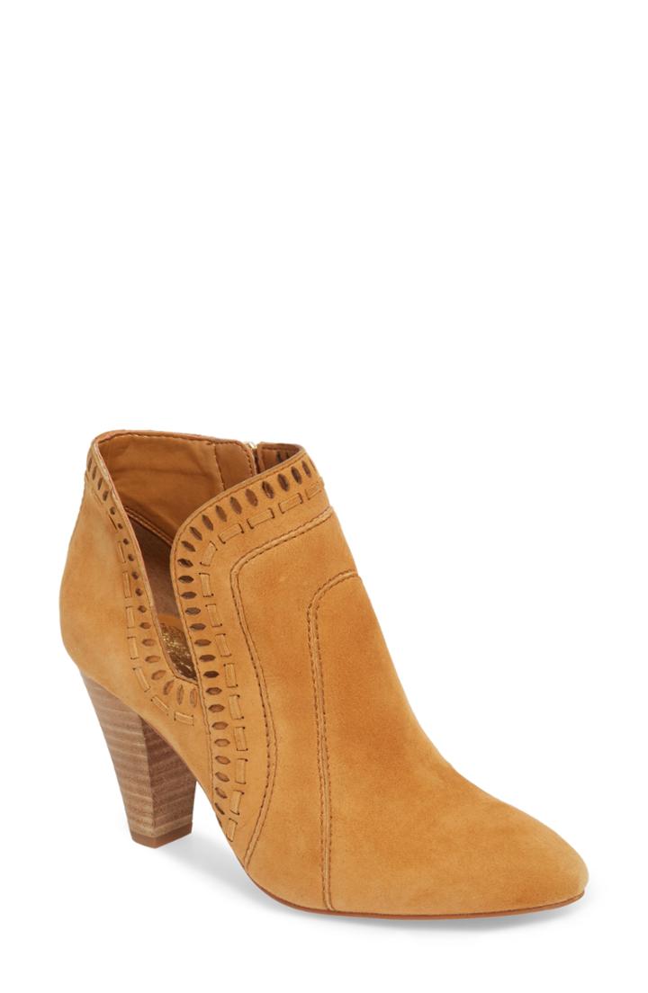 Women's Vince Camuto Reeista Bootie .5 M - Brown