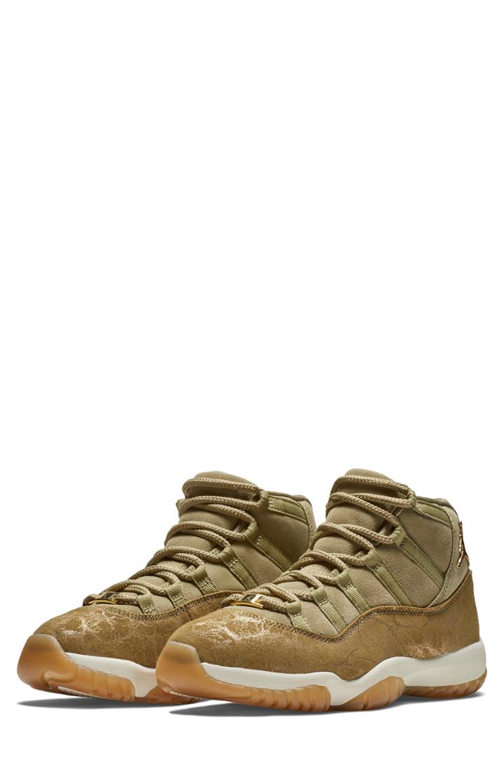 Women's Nike Air Jordan 11 Retro Sneaker .5 M - Brown