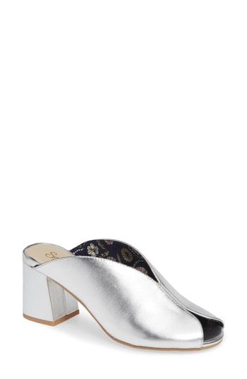 Women's Seychelles By The Beach V-cut Sandal M - Metallic