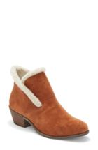 Women's Me Too Zanna Bootie .5 M - Brown