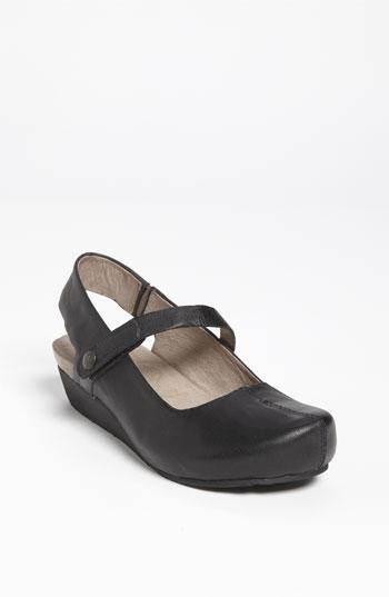 Women's Otbt 'springfield' Flat