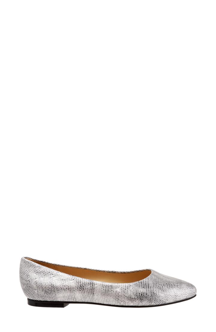 Women's Trotters Estee Pointed Toe Flat .5 Ww - Metallic
