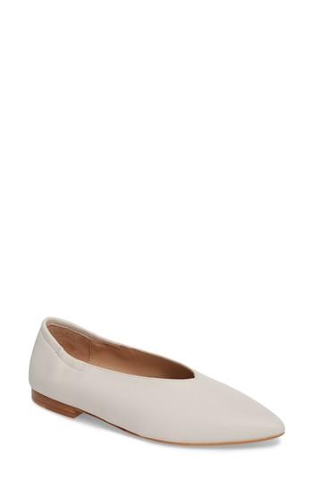 Women's Pour La Victoire Colt Flat .5 M - White