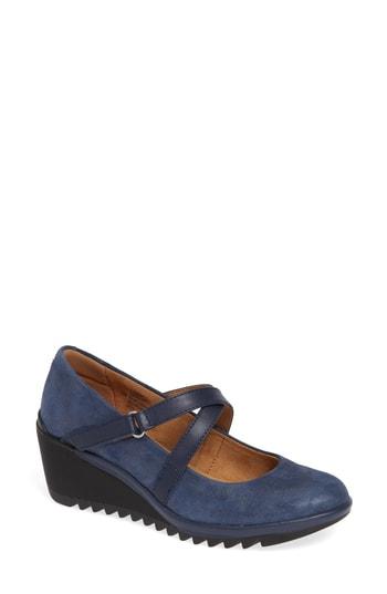 Women's Comfortiva Alice Wedge Heel Pump M - Blue