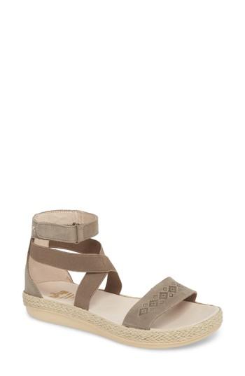 Women's Royal Canadian Finlay River Sandal M - Grey