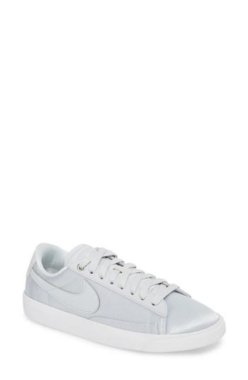 Women's Nike Blazer Low Top Sneaker Se M - Metallic