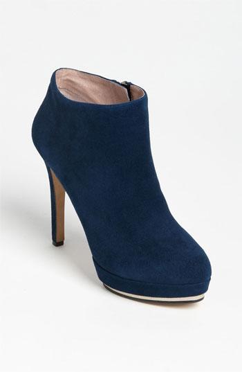 Vince Camuto 'dira'