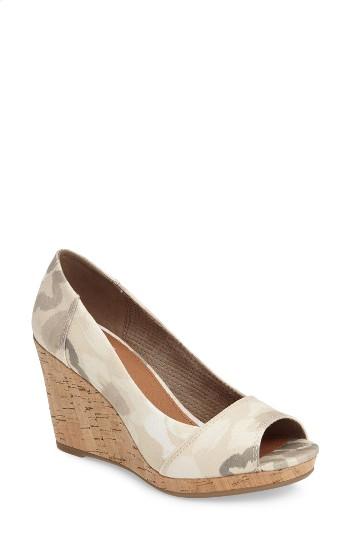 Women's Toms Stella Wedge Pump .5 M - White