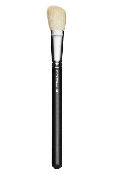 Mac 168 Large Angled Contour Brush